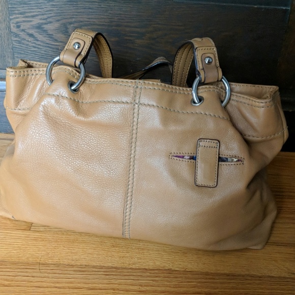 Tignanello tan bag with legacy lining - Picture 2 of 8